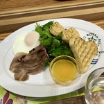 マダム ブロ - プレートにはハート型のミニワッフル