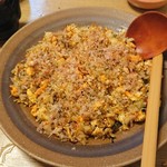 とんかつ 武蔵 - 〆のガーリック風味の炒飯