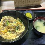 富士 - 他人丼ご飯半分