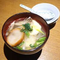 みちのく - 〔宮城〕はっと汁（￥700）。登米名物の油麩やセリも入る。やや強めの塩加減も、酒には合う
