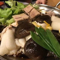 いせ源 - 火にかかる前の鍋