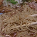 麺や 結 - 醤油そば800円　麺アップ