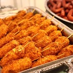 伊丹シティホテル - 串カツ＠関西といえば！豚とネギ。二度漬けご法度のソースはかける方式（上品）