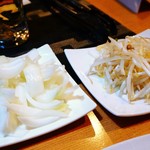 生ラム じんのすけ - 焼き野菜は玉ねぎともやし