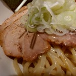 杏と桜 - 【2018.3.10(土)】つけ麺(並盛・220g)1,242円の炙りチャーシューと刻みネギ