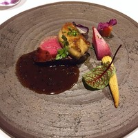 ワインラウンジ＆レストラン セパージュ 名古屋店 - 和牛フィレ肉とフォアグラのポワレ 黒トリュフソース ロッシーニ風