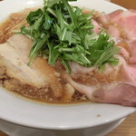 名もなきラーメン - いま起こっている事を受け止めて行けたなら、もっと世界は素晴らしいものになると思う人へ捧ぐ。(通称:黒)750円