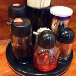 半チャンラーメン あかしや - 半チャンラーメン あかしや ＠東陽町 卓上調味料類