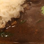 こちらのカレーの辛さは青唐辛子で調整します