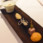 ７５００円コース（７５００円＋サービス料＋税）の『アミューズ ブーシュ』２０１８年２月