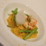 ロテスリーレカン - ７５００円コース（７５００円＋サービス料＋税）の『赤座海老のポアレとサフラン風味のリゾット』２０１８年２月