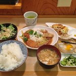 Yushima Yamaguchi - 煮カツ定食 (1,000円)
