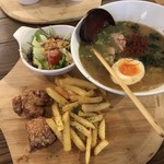 ラーメン猿座 - ランチC のラーメンセット