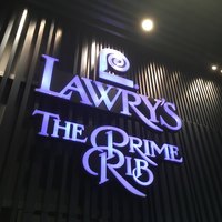 ロウリーズ・ザ・プライムリブ 大阪 - 