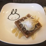 Cafe 豆うさぎ - デザートセットのワッフル トッピングでアイス