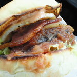 ティケービーアワーズ - 自家製ベーコンエッグバーガー