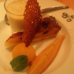 フレンチキュイジーヌ ティアレ - デザートトレー