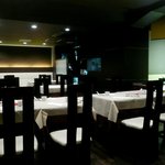 當華邸 - 店内はランチでも何となく夜の雰囲気？