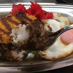 金沢カレー ザ・キング - さーお味はどうかな？？？
ん！？金沢カレーじゃないな。富山の『かれえてい』みたいな味。

濃厚な金沢カレー期待したらちょっと・・・

が程よく辛くその辺はいい。


