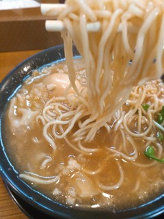 ◯平ラーメン - 麺