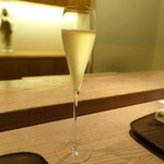 虎白 - シャンパーニュから