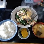 キッチンあべ - ニラ玉（小ライス，みそ汁，漬物）