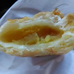 メロンパン専門店 コットンメロン - スイートポテト断面アップ