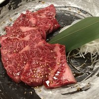 川崎名物 炭火焼肉 食道園 - 特上カルビ