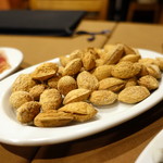 ティオ・ダンジョウ - 殻付きアーモンド