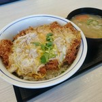 Katsuya - カツ丼（梅）529円＋豚汁（小）129円