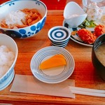 鈴木食堂 - もつ煮込みカキフライ定食