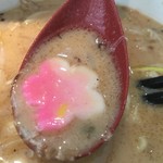 ラーメン スリーエスオー - 蓮華に咲く麩の桜