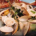 Bistro coda - ハマグリとほうれん草(本当は菜の花でしたが、売り切れでしたので、、、)