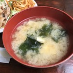 リヴァージュ - 味噌汁はわかめと豆腐