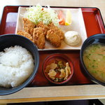 Joi Furu - カキフライ定食と豚汁（＋７０円で）