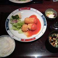 赤坂 津つ井 総本店 - カニコロッケ