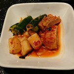 食道園 - キムチ盛合せ 1,100円・税サ別