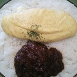 クロック - 本日のランチカレー（ビーフ）にチーズオムレツをトッピング。