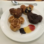 Hong Kong Disneyland Hotel - 