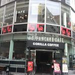 J.S. PANCAKE CAFE - 外観（お店は2F）