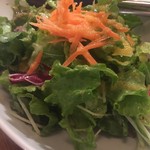 PIZZA BORSA - グリーンサラダです　ベジタブルファーストです
