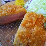 呑めるとんかつ屋 林家 - ほんのりピンク