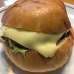 ミヤモトたいやき店 - チーズバーガー