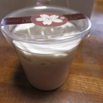 シュクル洋菓子店 - 桜のプリン(260円)