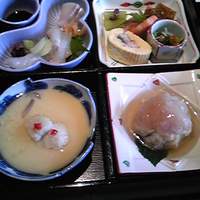 旅館 くらしき - 水無月の御膳～旬菜，お造り，手毬花飛竜頭，鱧茶碗蒸し