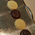 ベージュ アラン・デュカス 東京 - 