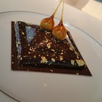 ベージュ アラン・デュカス 東京 - 