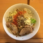 ラーメン荘 地球規模で考えろ - 汁なし(小)200g 750円