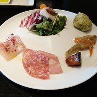 トラットリア ゴデレッチョ エビス 恵比寿 - 前菜 かんぱち サラミ わかさぎ 