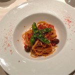 タント・タント　 - 桜エビとスナップエンドウのトマトソーススパゲッティ